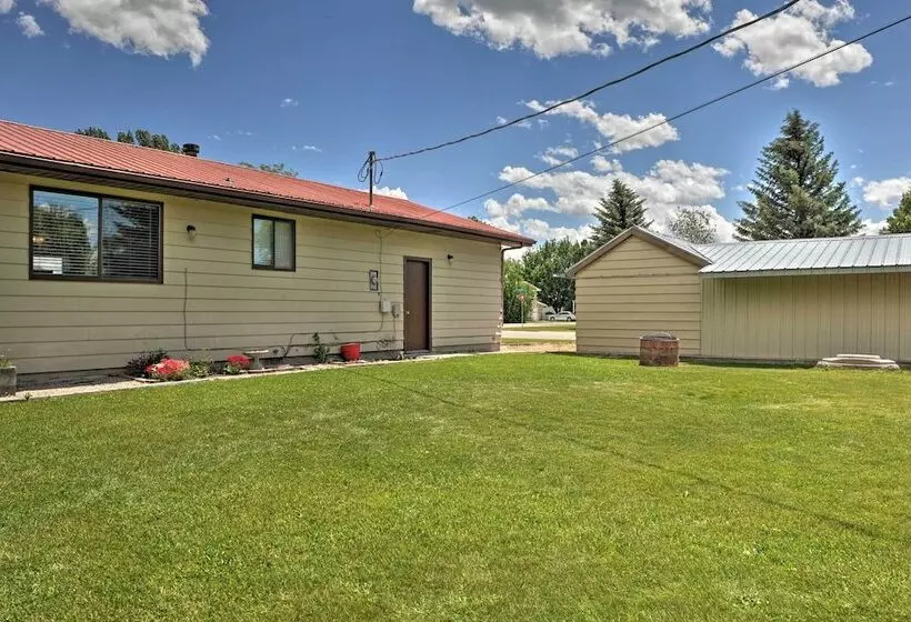 Quiet Sugar City Home < 80 Mi To Yellowstone!