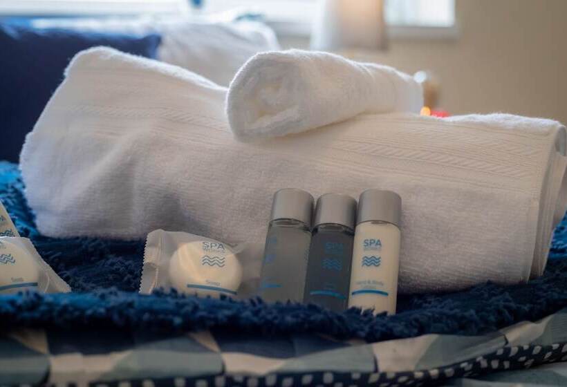 اقامتگاه 5star Serviced Homes Free Wifi & Parking, Office