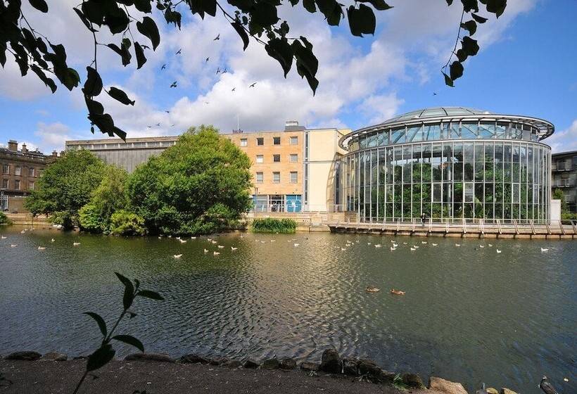 اقامتگاه 5star Serviced Homes Free Wifi & Parking, Office