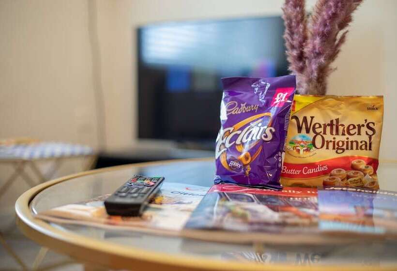 اقامتگاه 5star Serviced Homes Free Wifi & Parking, Office