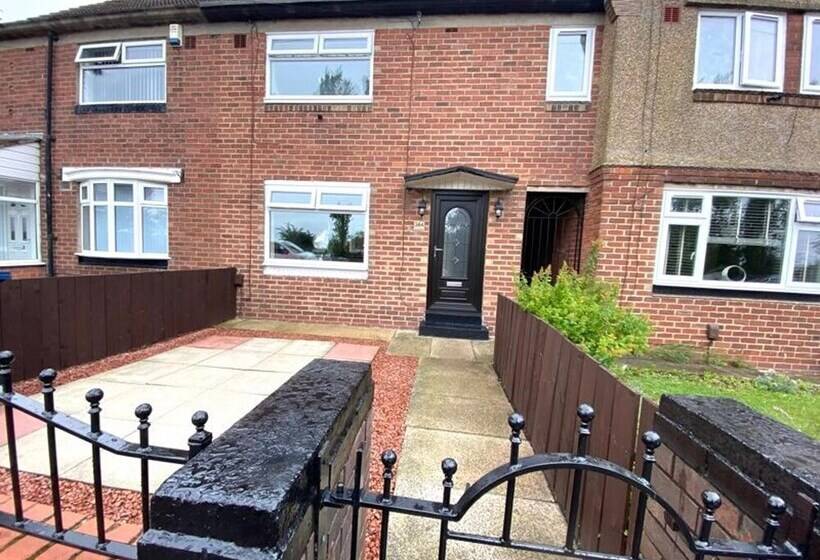 اقامتگاه 5star Serviced Homes Free Wifi & Parking, Office