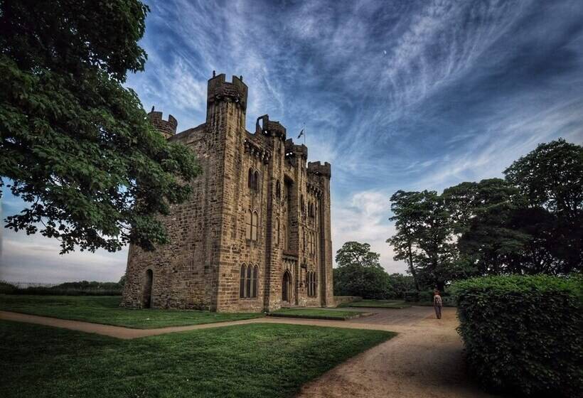 اقامتگاه 5star Serviced Homes Free Wifi & Parking, Office