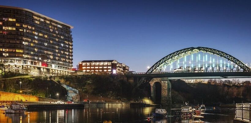 اقامتگاه 5star Serviced Homes Free Wifi & Parking, Office