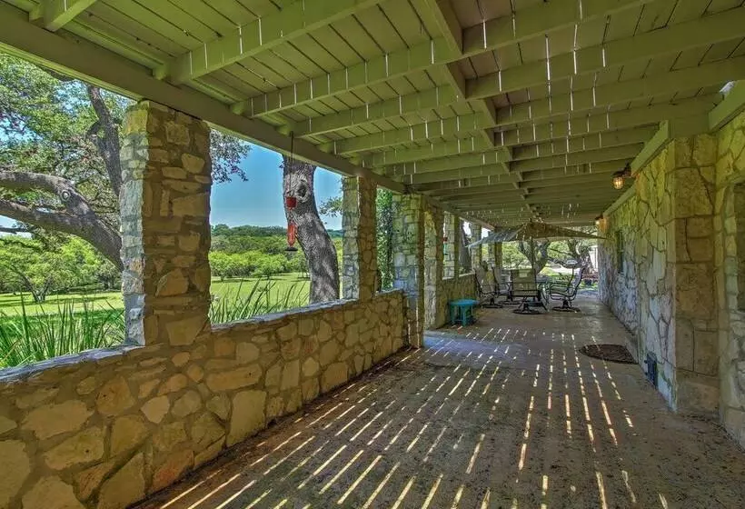 Countryside Cottage: 17 Mi To Downtown San Antonio