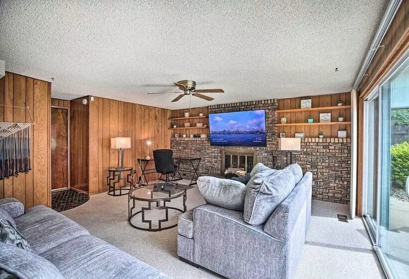 Spacious Family Glenwood Estates Home W/ Hot Tub!