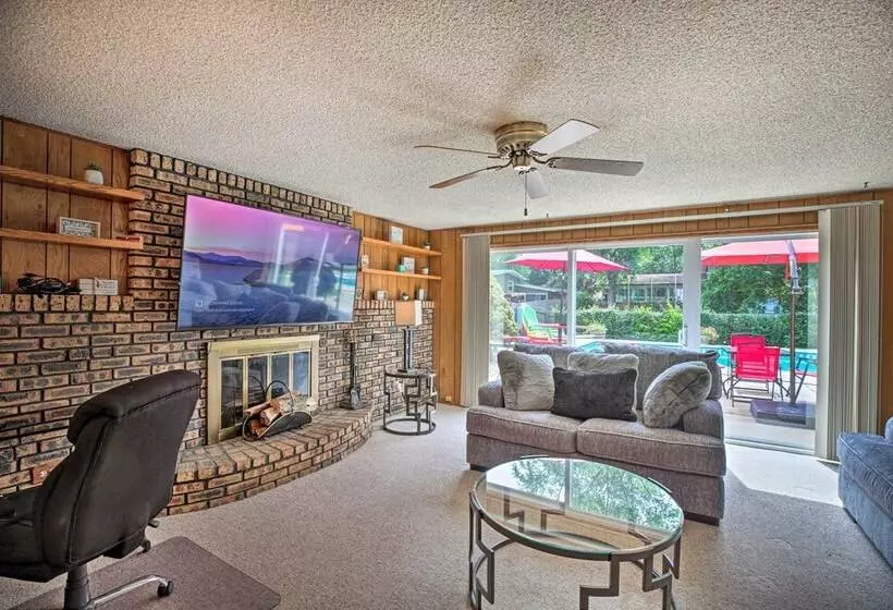 Spacious Family Glenwood Estates Home W/ Hot Tub!