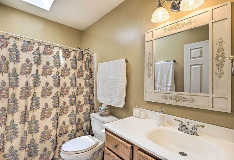 North Carolina Home W/ Game Room, Deck & Fire Pit