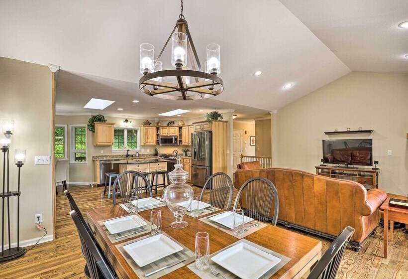 North Carolina Home W/ Game Room, Deck & Fire Pit