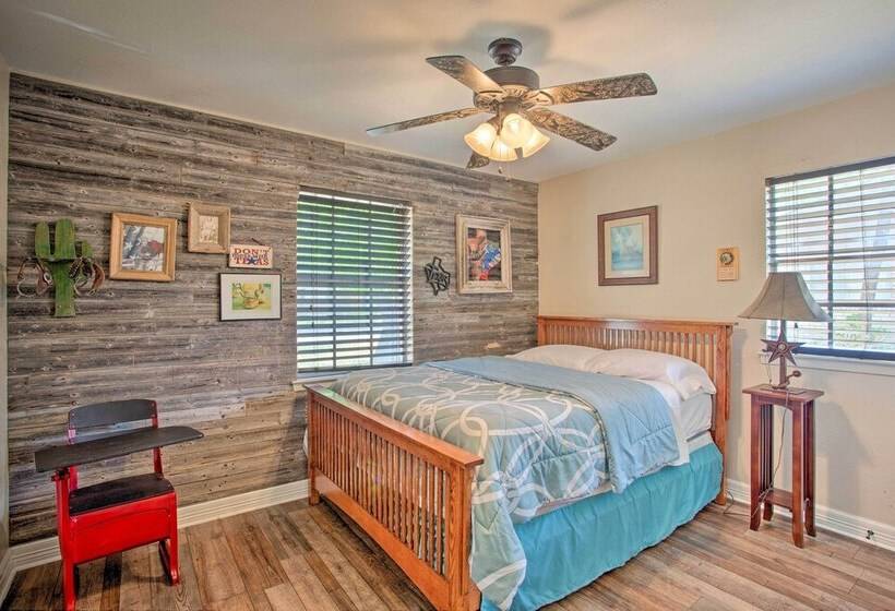 Home In Historic Waxahachie W/ Yard & Patio!