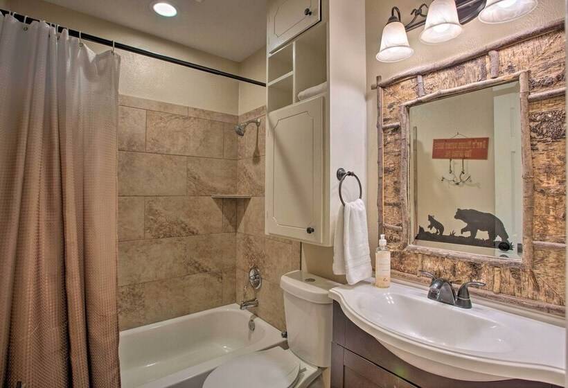 Home In Historic Waxahachie W/ Yard & Patio!