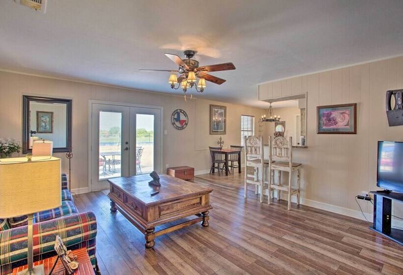 Home In Historic Waxahachie W/ Yard & Patio!