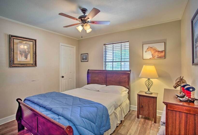 Home In Historic Waxahachie W/ Yard & Patio!