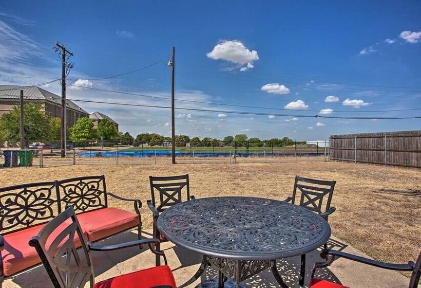 Home In Historic Waxahachie W/ Yard & Patio!