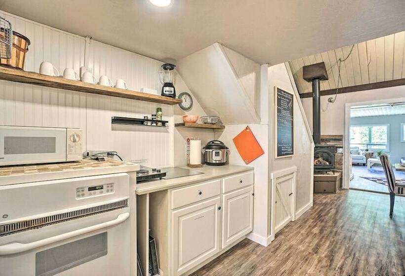 Sunsoaked Hideaway On Lake San Cristobal!