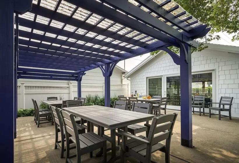 The Neighborhood Hotel New Buffalo