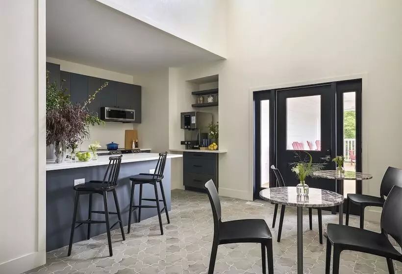 The Neighborhood Hotel New Buffalo