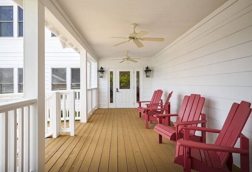 The Neighborhood Hotel New Buffalo