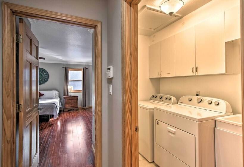 Blue Ridge Cabin On 6 Acres: Hot Tub & Mtn Views!