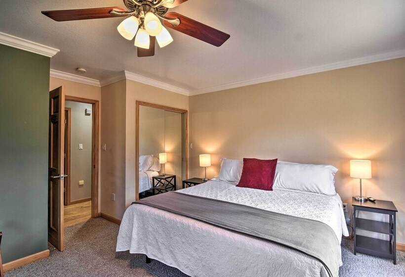 Blue Ridge Cabin On 6 Acres: Hot Tub & Mtn Views!