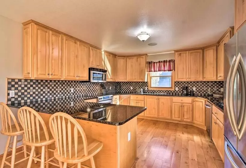 Blue Ridge Cabin On 6 Acres: Hot Tub & Mtn Views!