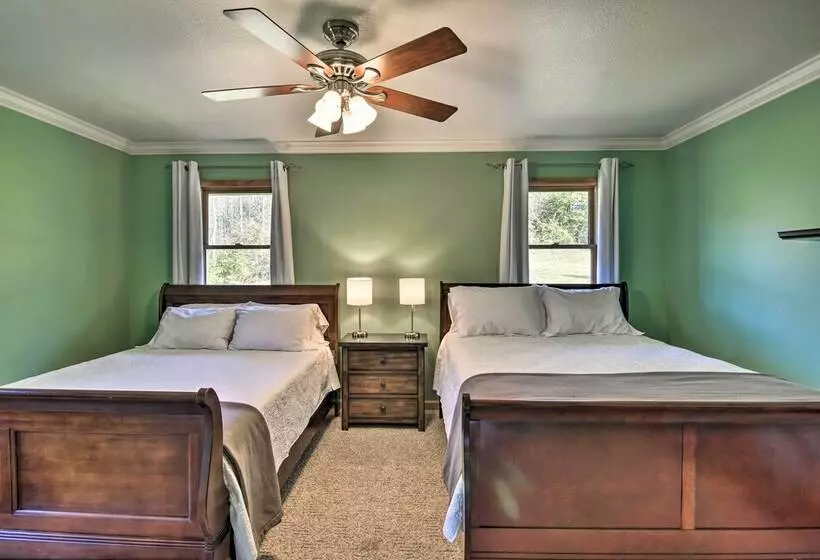 Blue Ridge Cabin On 6 Acres: Hot Tub & Mtn Views!