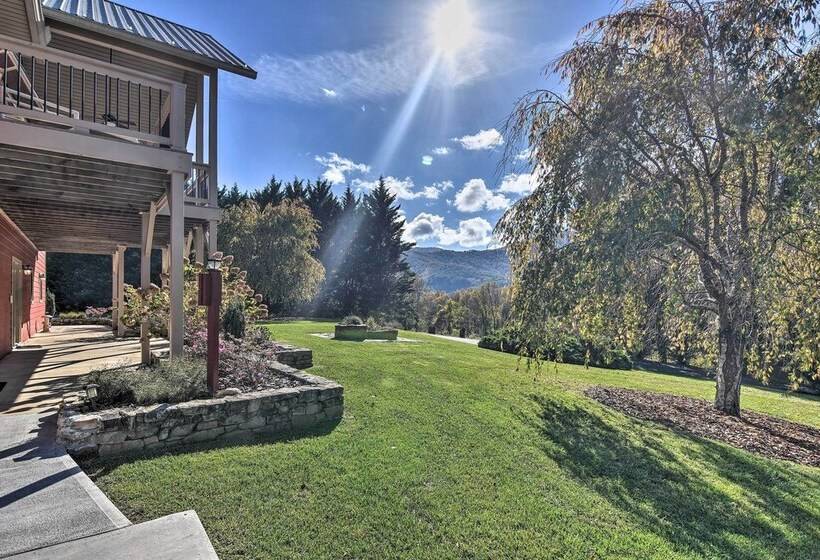 Blue Ridge Cabin On 6 Acres: Hot Tub & Mtn Views!