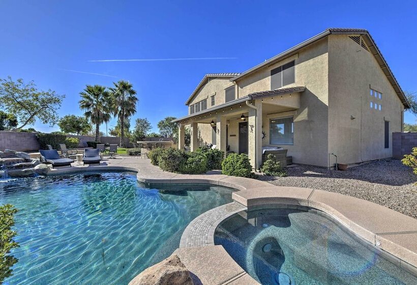 Southeast Gilbert Home W/ Private Pool & Hot Tub!