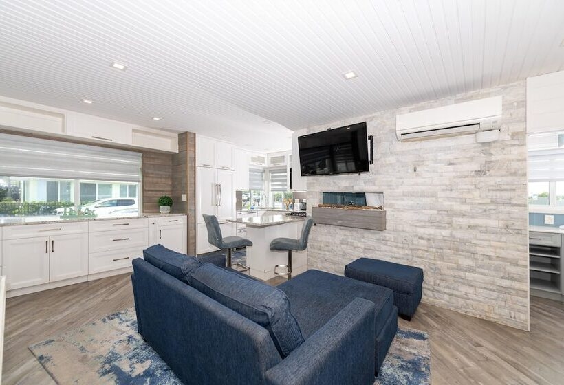 Tropic Isle Boutique