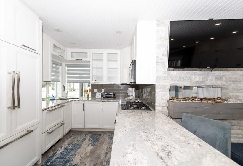 Tropic Isle Boutique