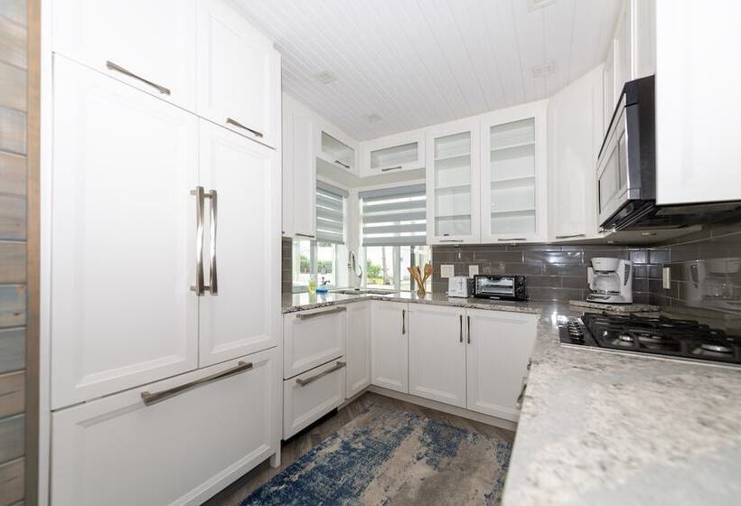 Tropic Isle Boutique