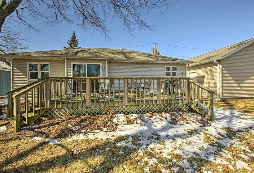 Twin Lakes Escape W/ Deck < 1 Mi To Beach!