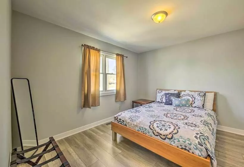 Twin Lakes Escape W/ Deck < 1 Mi To Beach!