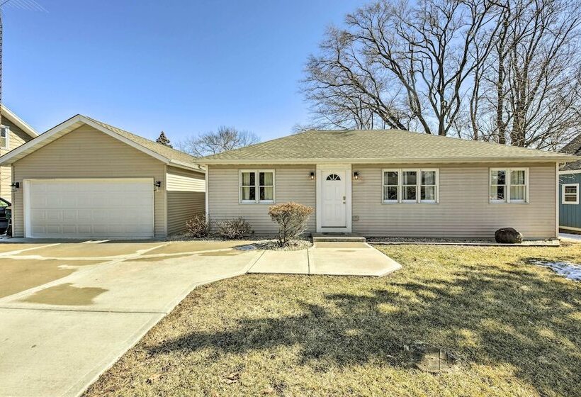 Twin Lakes Escape W/ Deck < 1 Mi To Beach!