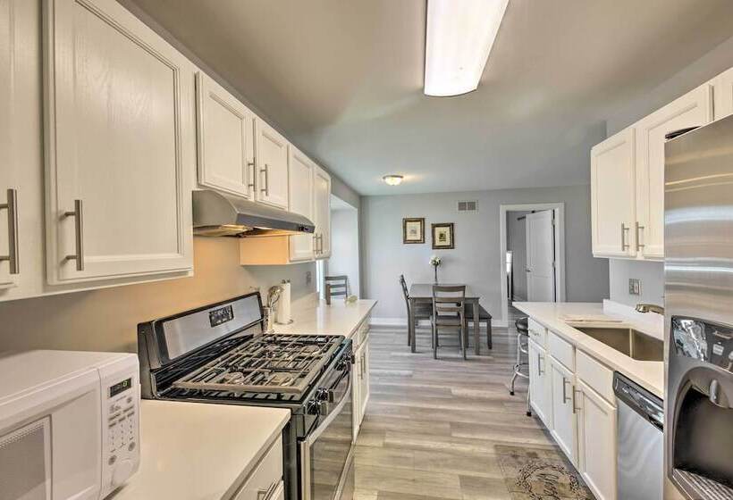 Twin Lakes Escape W/ Deck < 1 Mi To Beach!