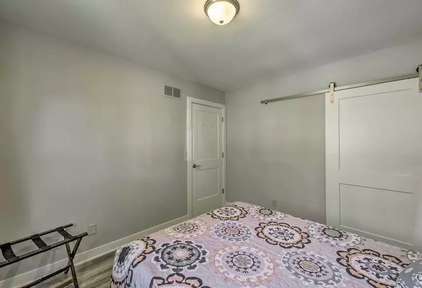 Twin Lakes Escape W/ Deck < 1 Mi To Beach!