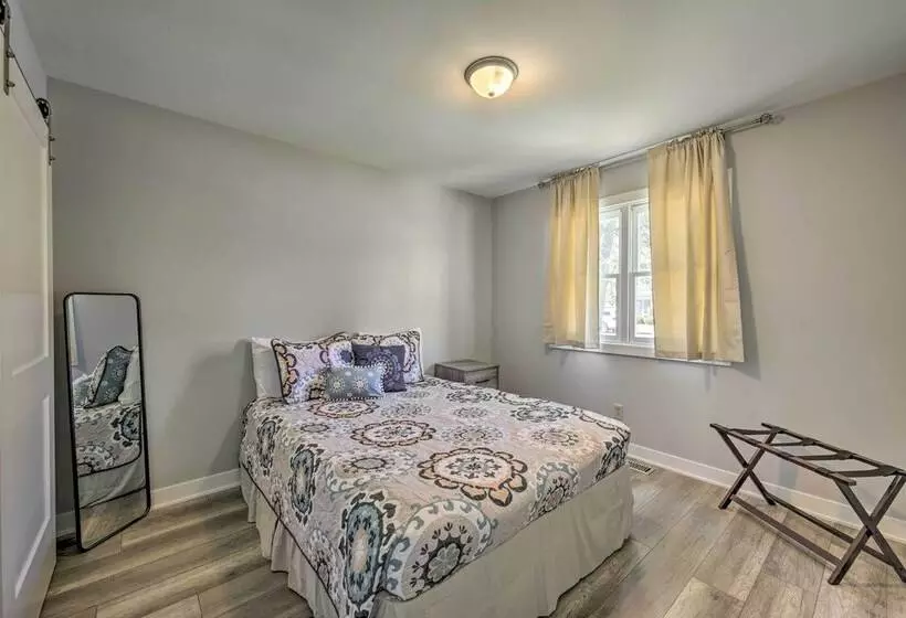 Twin Lakes Escape W/ Deck < 1 Mi To Beach!