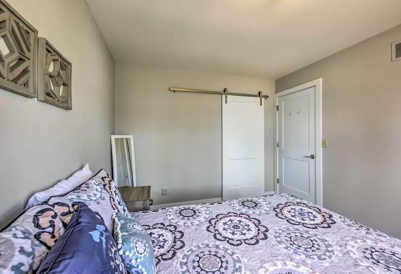 Twin Lakes Escape W/ Deck < 1 Mi To Beach!