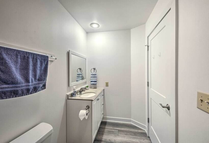 Twin Lakes Escape W/ Deck < 1 Mi To Beach!