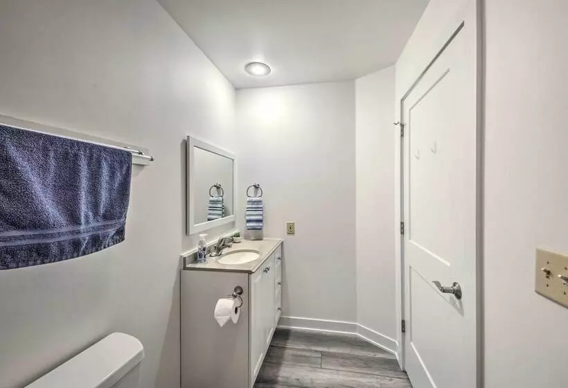 Twin Lakes Escape W/ Deck < 1 Mi To Beach!