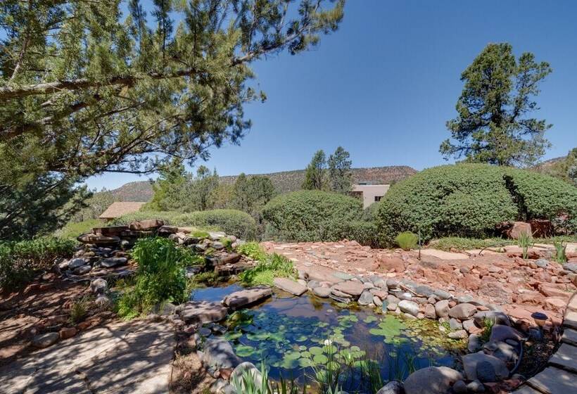 Unique Sedona Home W/ Mountain Views & Guest House