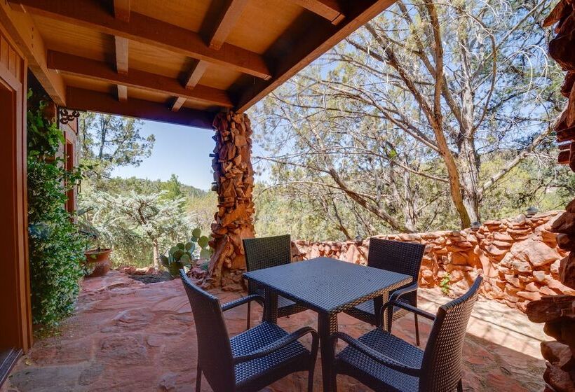 Unique Sedona Home W/ Mountain Views & Guest House