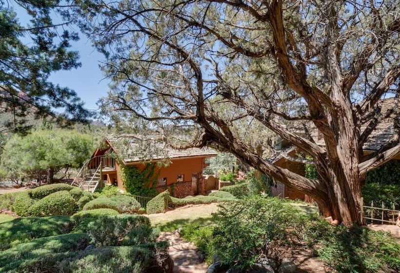 Unique Sedona Home W/ Mountain Views & Guest House