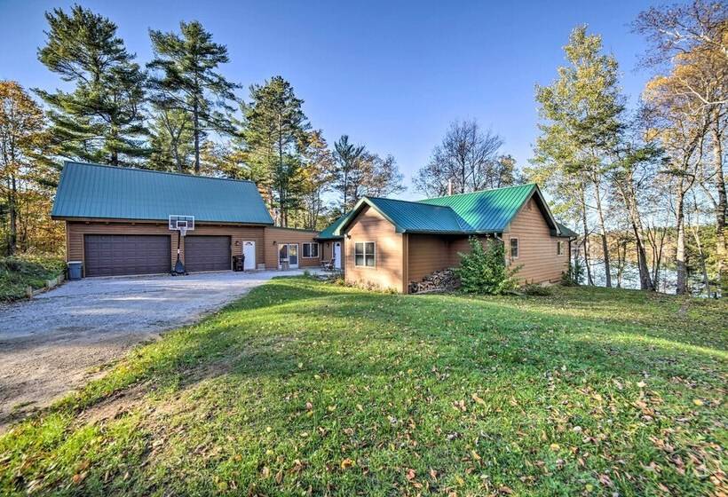 Cabin On Powell Lake W/ On Site Snowmobile Trails!