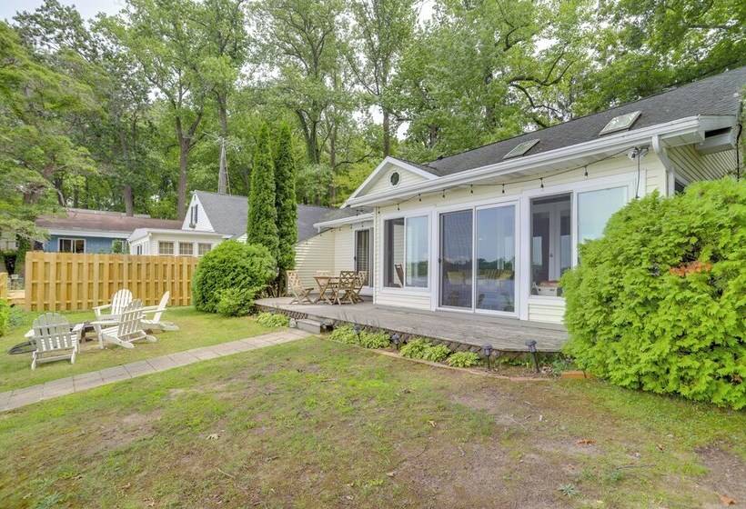 Waterfront Cable Lake Cabin W/ Grill!