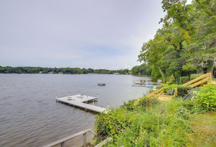 Waterfront Cable Lake Cabin W/ Grill!