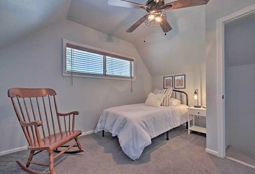 Whispering Pines Home: Fire Pit, Near Scenic Hikes