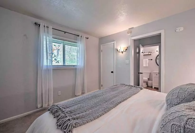 Whispering Pines Home: Fire Pit, Near Scenic Hikes