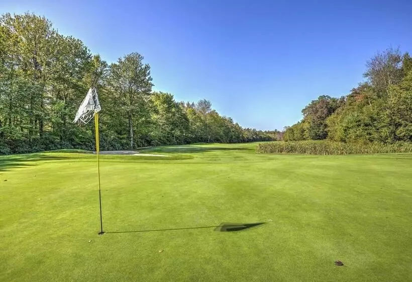 Tobyhanna Home W/ Hot Tub & Resort Amenities