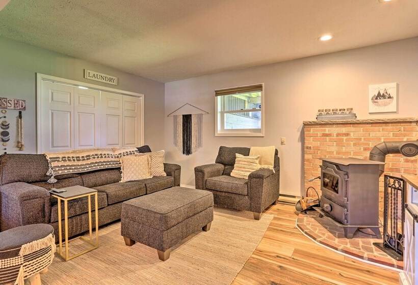 Tobyhanna Home W/ Hot Tub & Resort Amenities