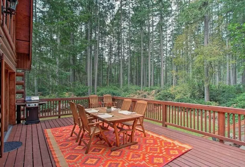 Anderson Island Cabin On Half Acre With Fire Pit!
